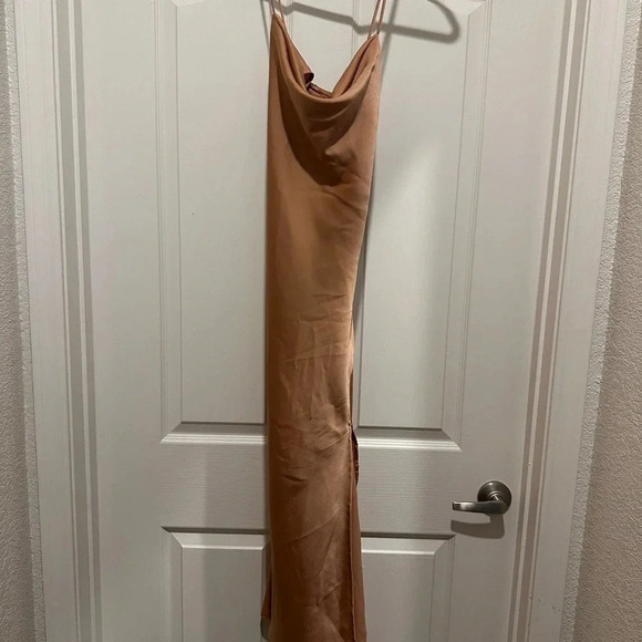 ASTR the Label Gaia Satin Midi Dress - Size S - Picture 3 of 9